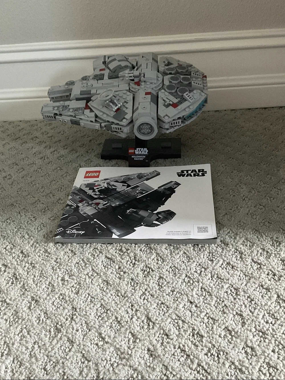 LEGO Star Wars Millennium Falcon Display Model - Gray